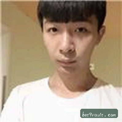 李伟